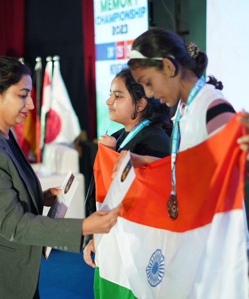 felicitating winners 3 (1)